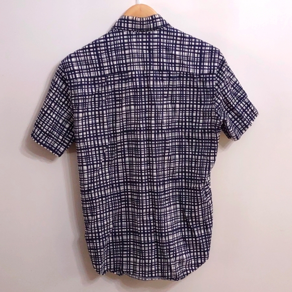United men's Large Short Sleeve Button Up Shirt - Picture 2 of 4